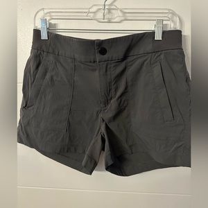 Athleta grey trekking shorts for women sz. 6